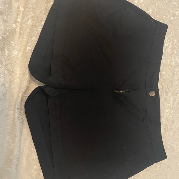 Old Navy shorts - Picture 3 of 6